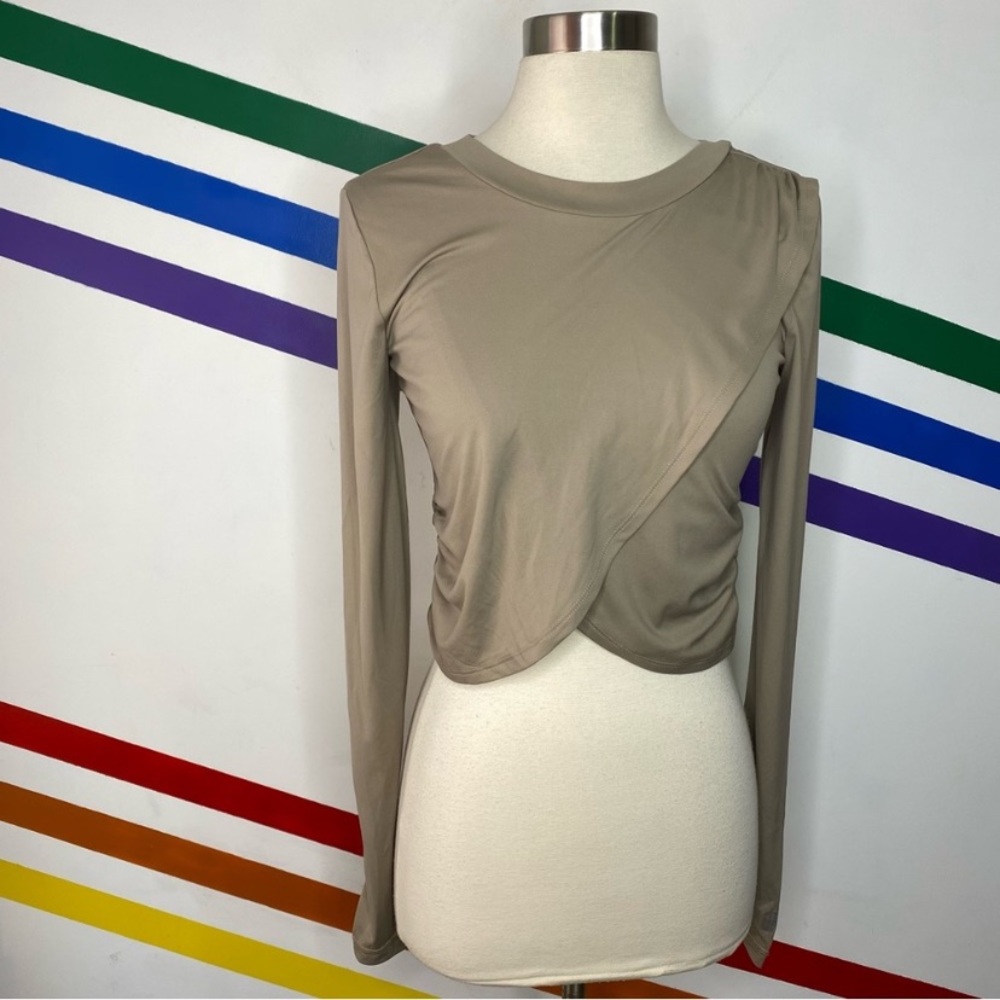 NEW Free People movement long sleeve crop top size small